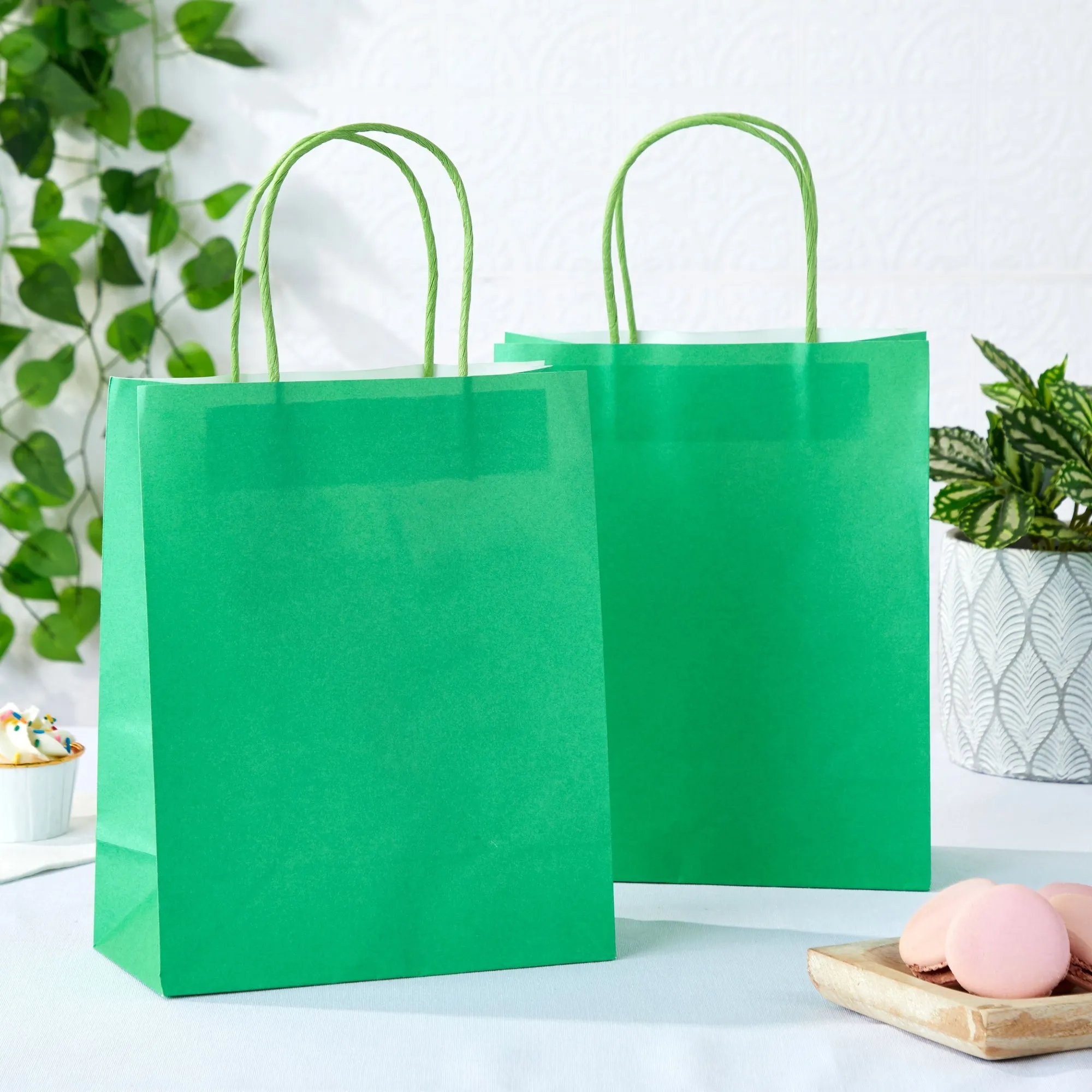 50 Pack Medium Green Gift Bags with Handles, Bulk Set for Birthday Party Favors (8 x 10 x 4 In)